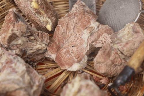 甜水井吃瓜,畅享清凉，品味生活